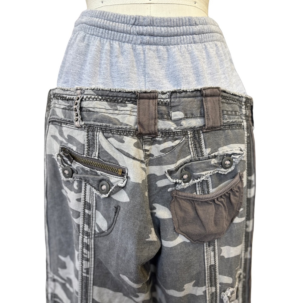 Upcycled by Me: Unisex Customized Camouflage Cargo Sweat Pants y2k camo Small - Picture 3 of 12
